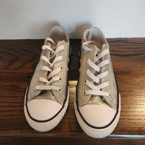 EUC Converse All Star Girls Low Top Sneakers - Silver Sparkle/Glittery - Size 2 - Picture 1 of 8